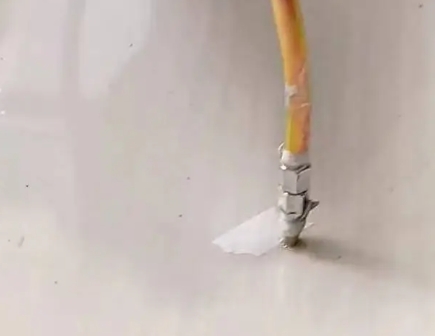 邵武瓷砖空鼓维修公司专业解答在瓷砖铺贴过程中，如果使用的砂料过粗（如全部使用了粗砂），可能会导致以下问题